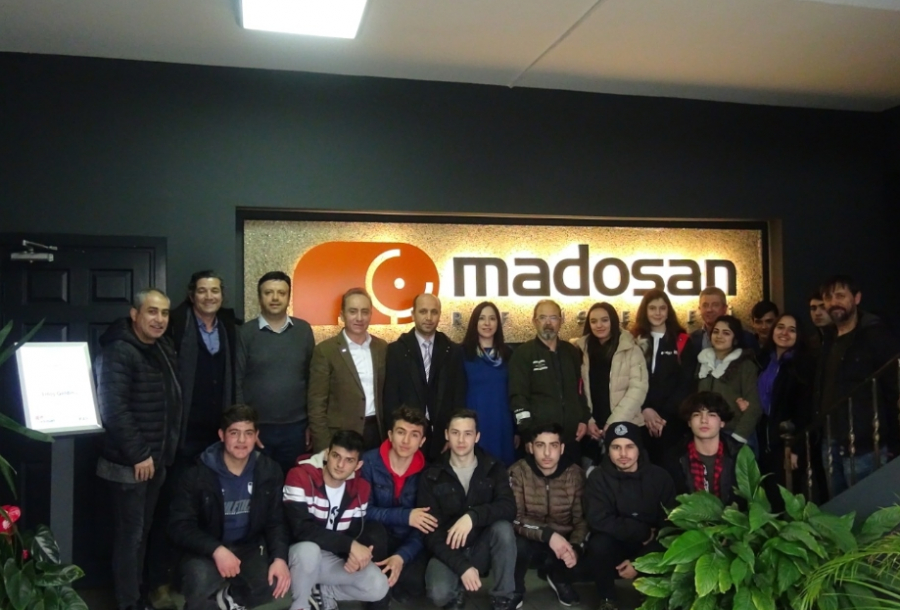 Madosan team with students and teachers from Mimar Sinan High School