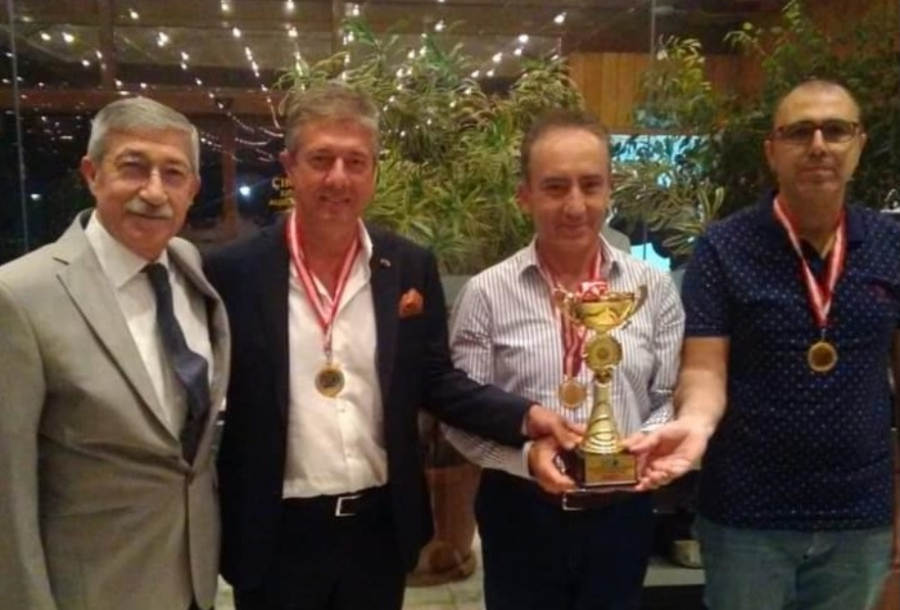 Madosan team with Bursa Inter-Corporate Table Tennis League trophy