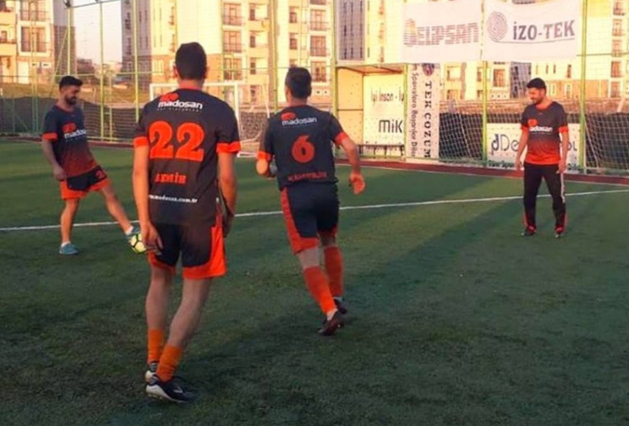 Madosan Football Team at Tournament